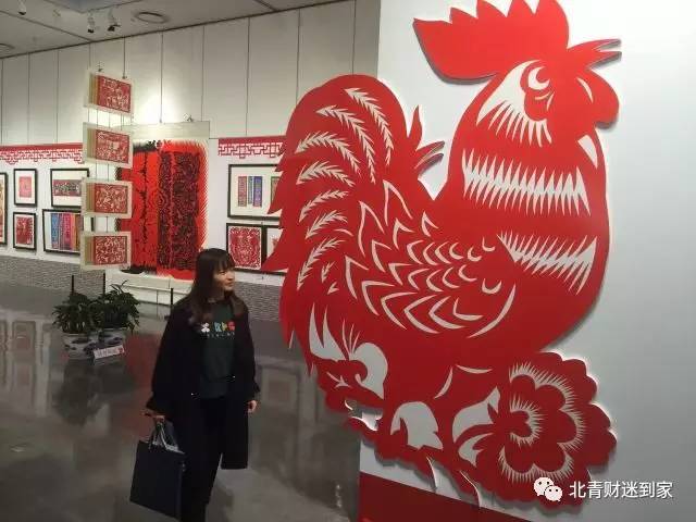 逛早市 山西剪紙非遺傳人作品園博館展出記